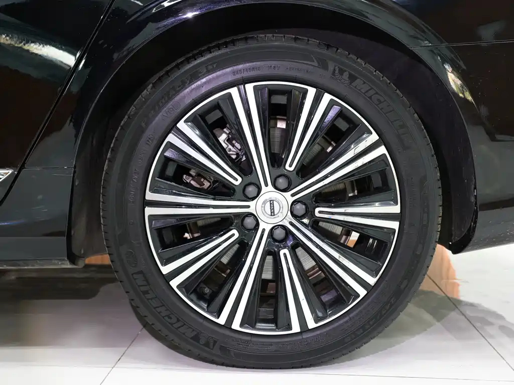 VOLVO S90 2021