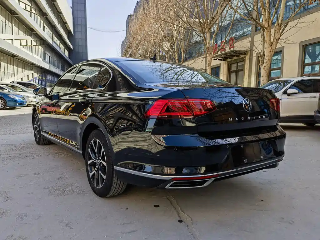 VOLKSWAGEN MAGOTAN 2021