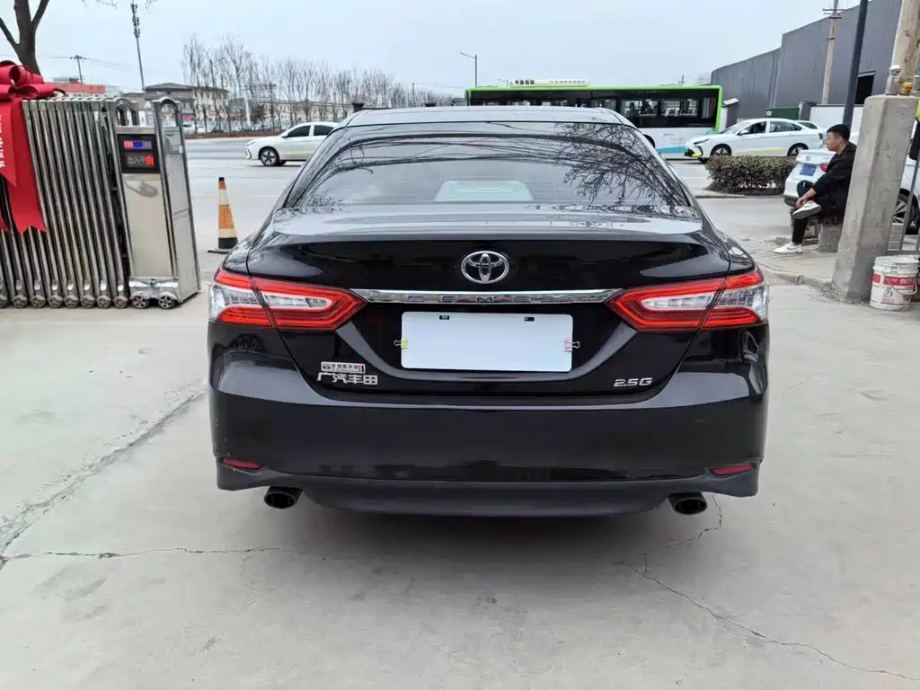 TOYOTA CAMRY 2019
