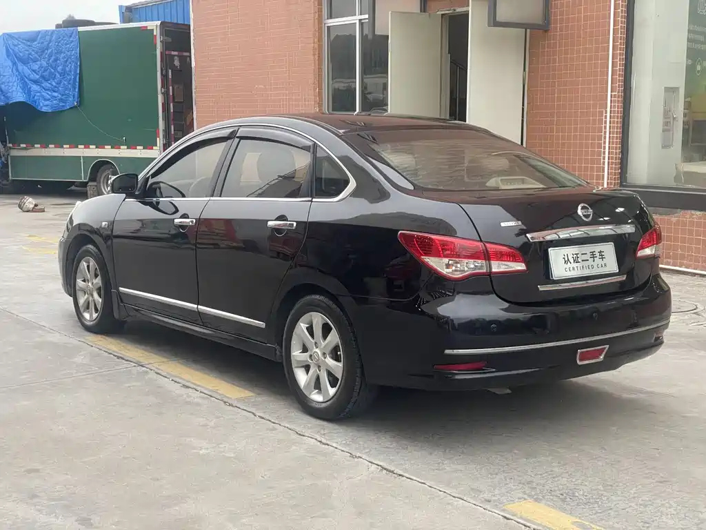 NISSAN SYLPHY 2012