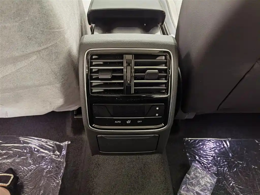 VOLKSWAGEN MAGOTAN 2024