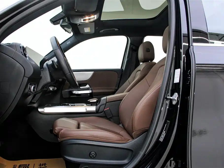 MERCEDES BENZ GLB 2023