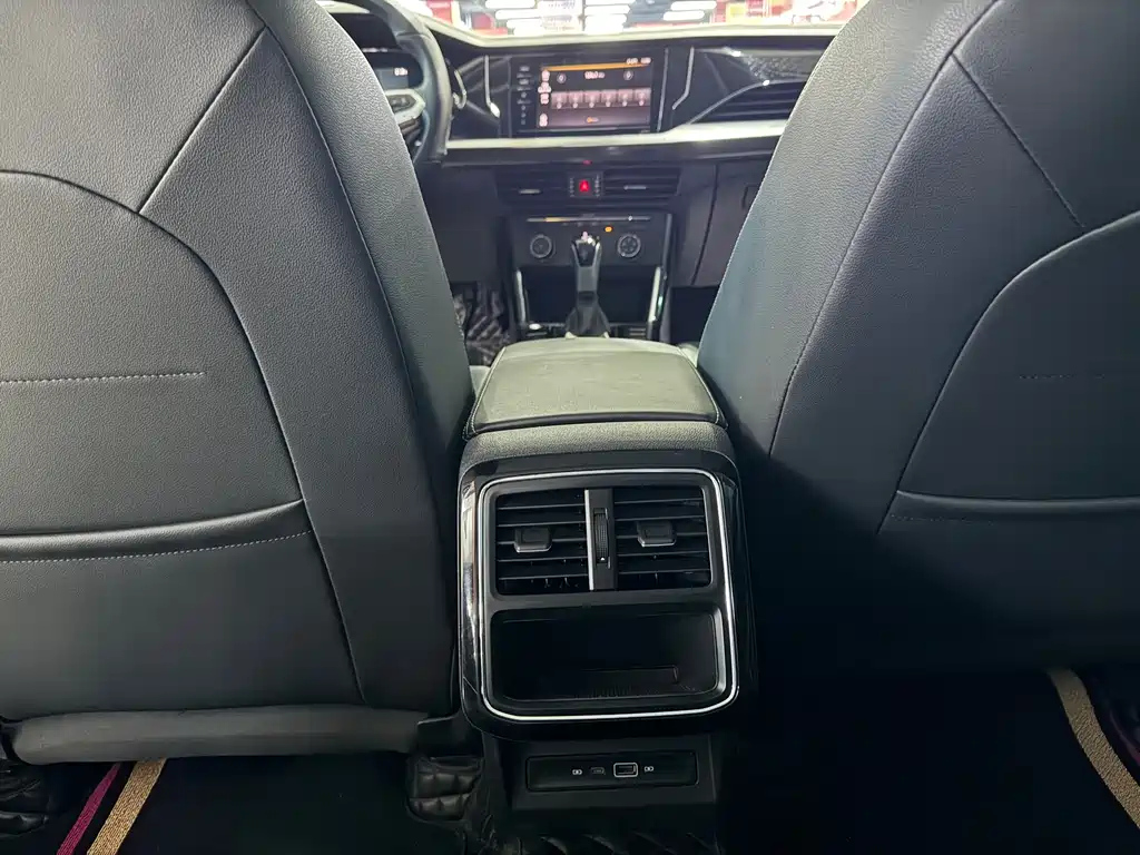 VOLKSWAGEN PASSAT 2022