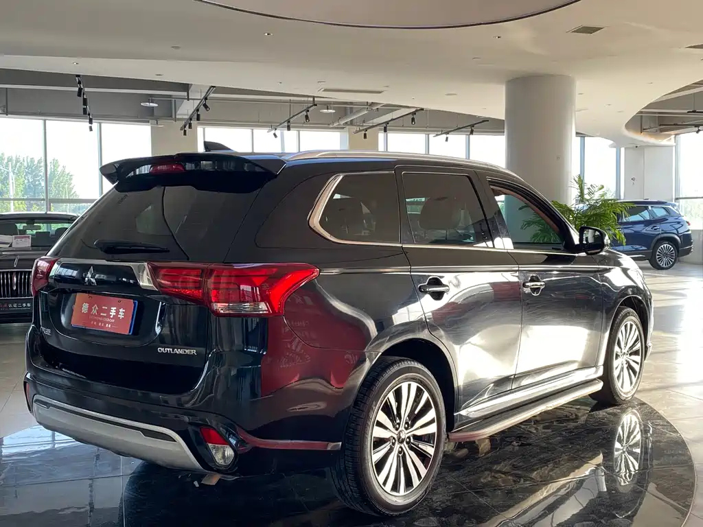 MITSUBISHI OUTLANDER 2022
