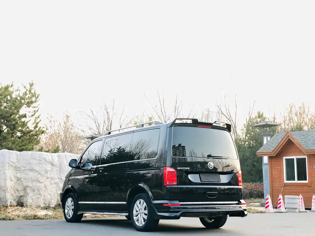 VOLKSWAGEN MULTIVAN 2018