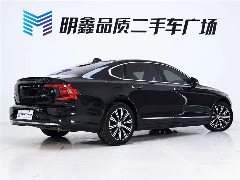 VOLVO S90 2022