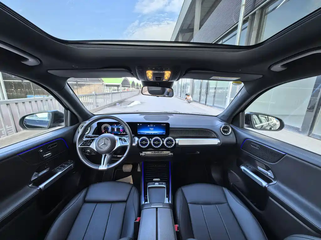 MERCEDES BENZ GLB 2024