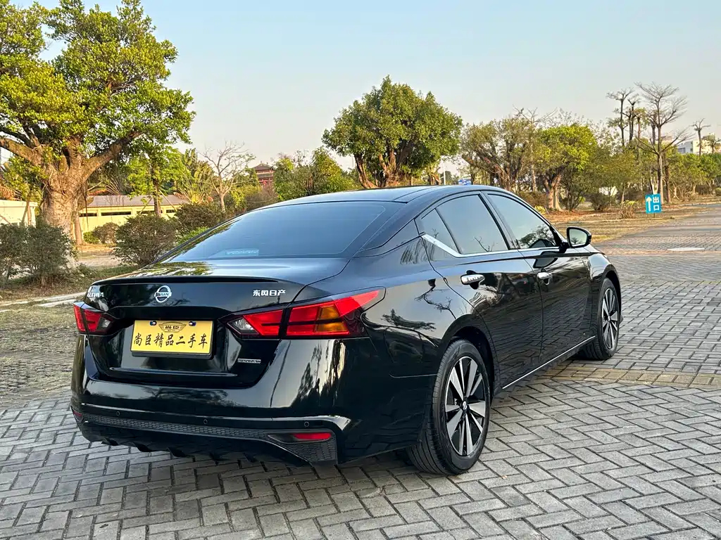 NISSAN TEANA 2022