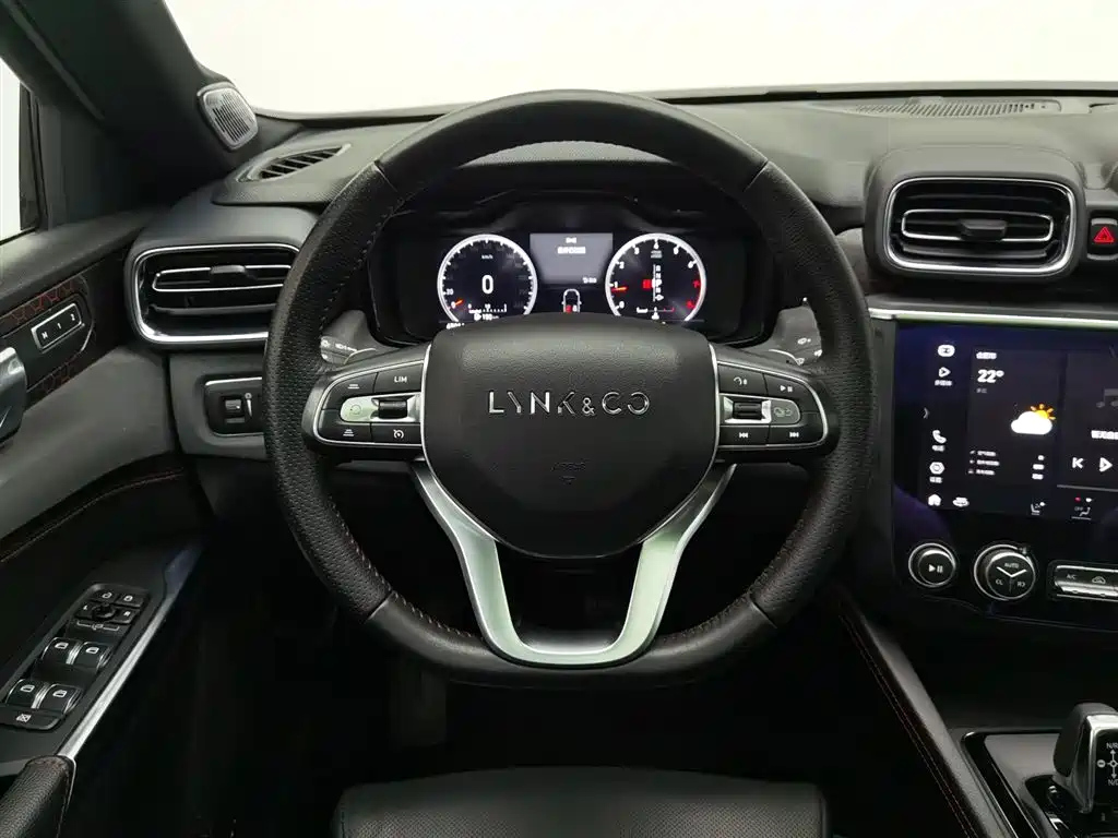 LYNK&CO 03 2020