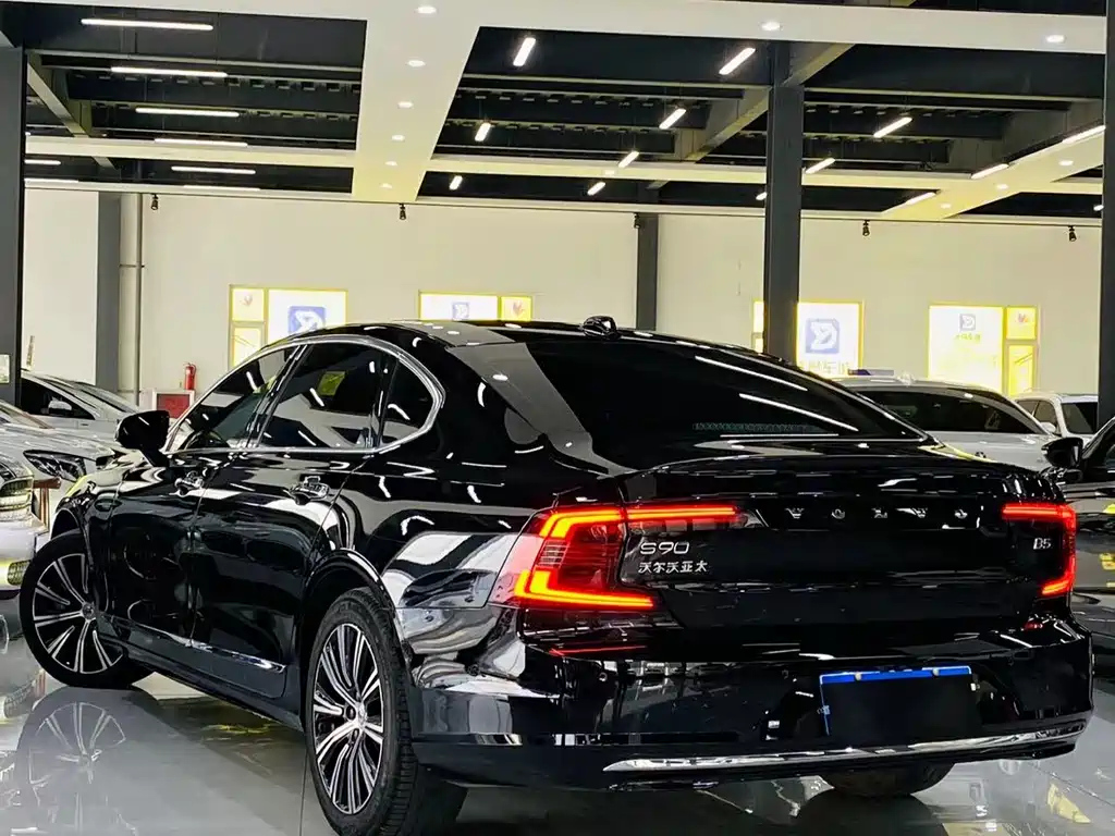 VOLVO S90 2021