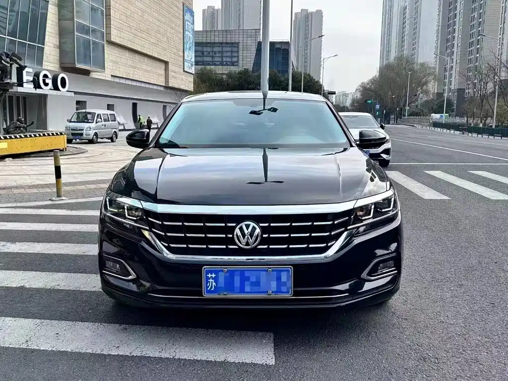 VOLKSWAGEN PASSAT 2020