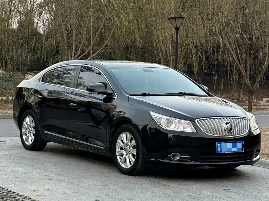 BUICK LACROSSE 2011