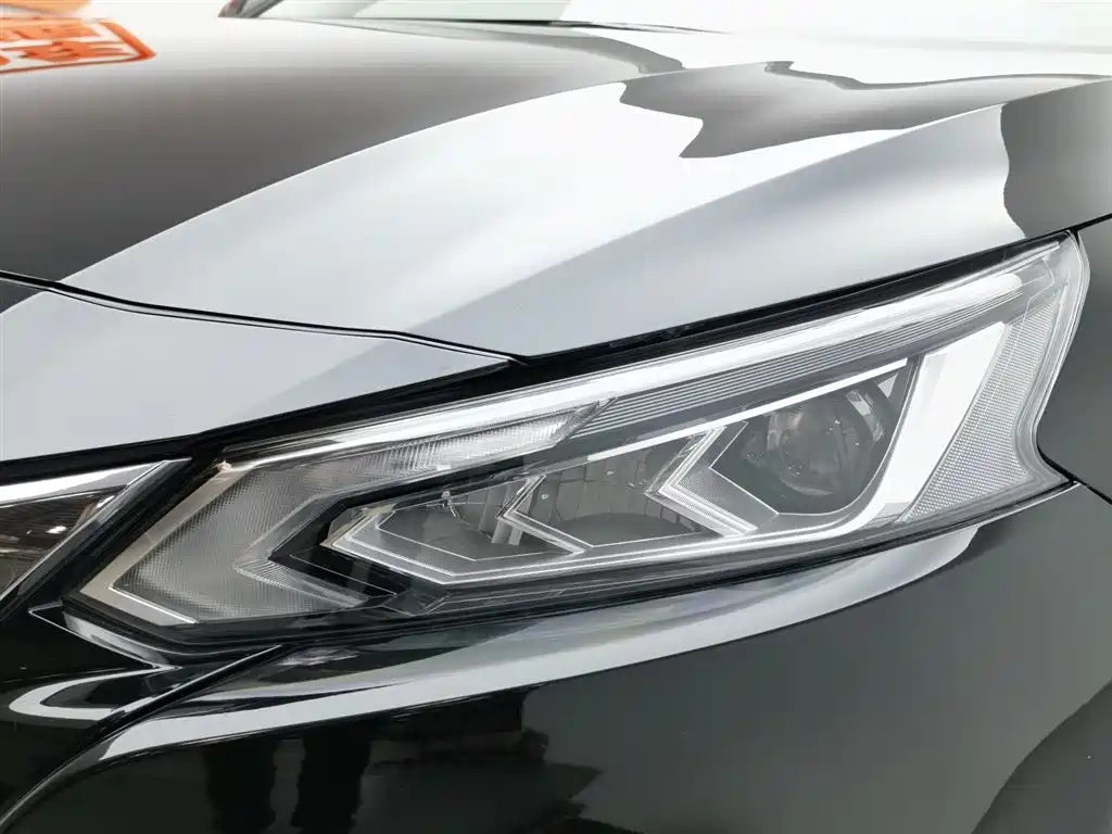 NISSAN TEANA 2021