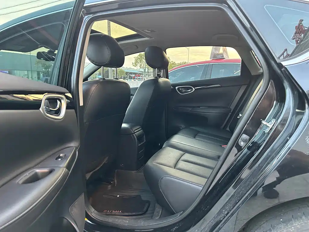 NISSAN SYLPHY 2020