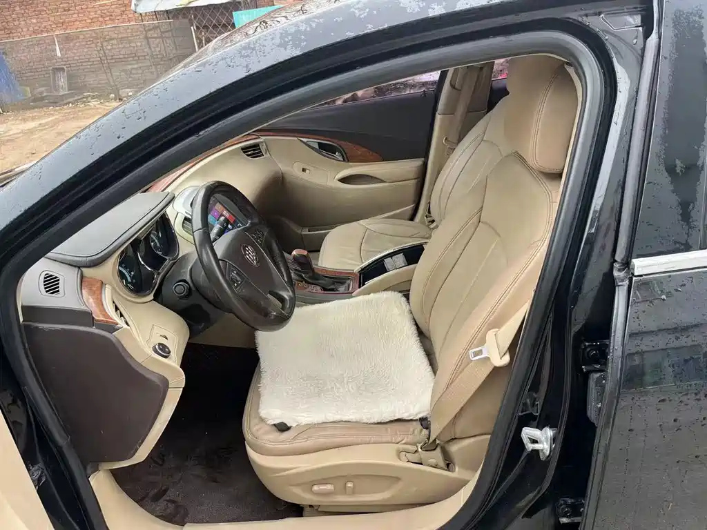 BUICK LACROSSE 2010