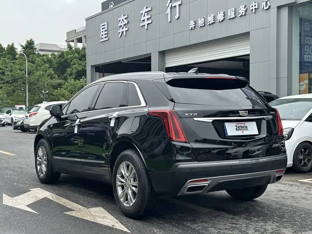 CADILLAC XT5 2021