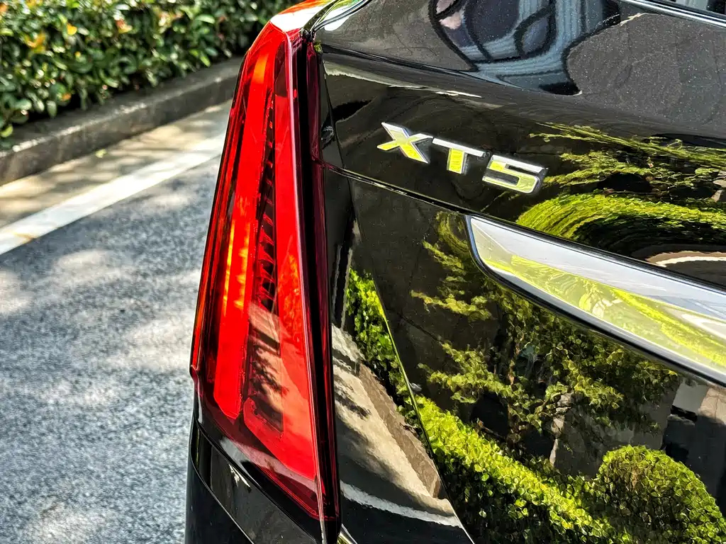 CADILLAC XT5 2020