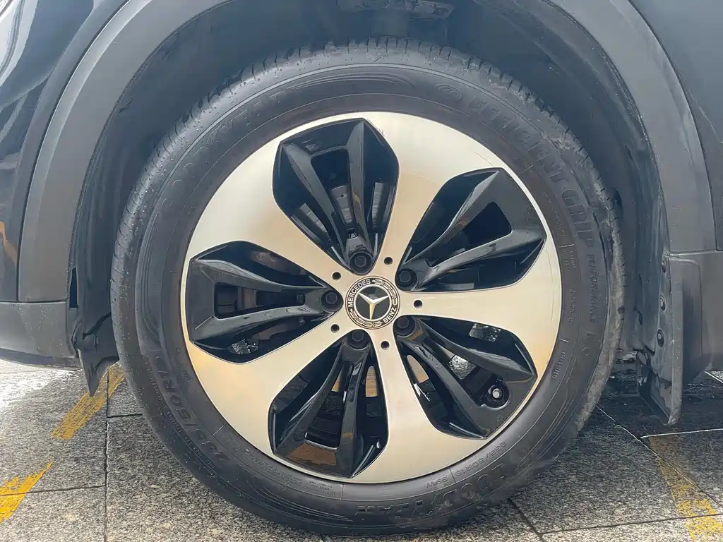 MERCEDES BENZ GLB 2021