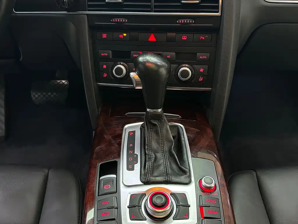 AUDI A6L 2011