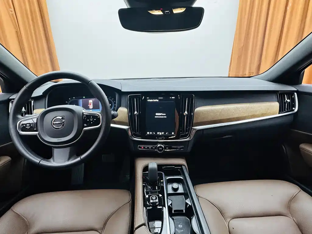 VOLVO S90 2022