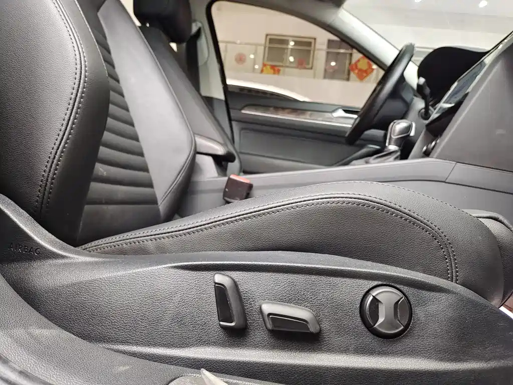 VOLKSWAGEN MAGOTAN 2018