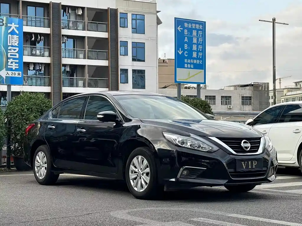 NISSAN TEANA 2018