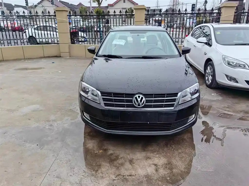 VOLKSWAGEN LAVIDA 2013