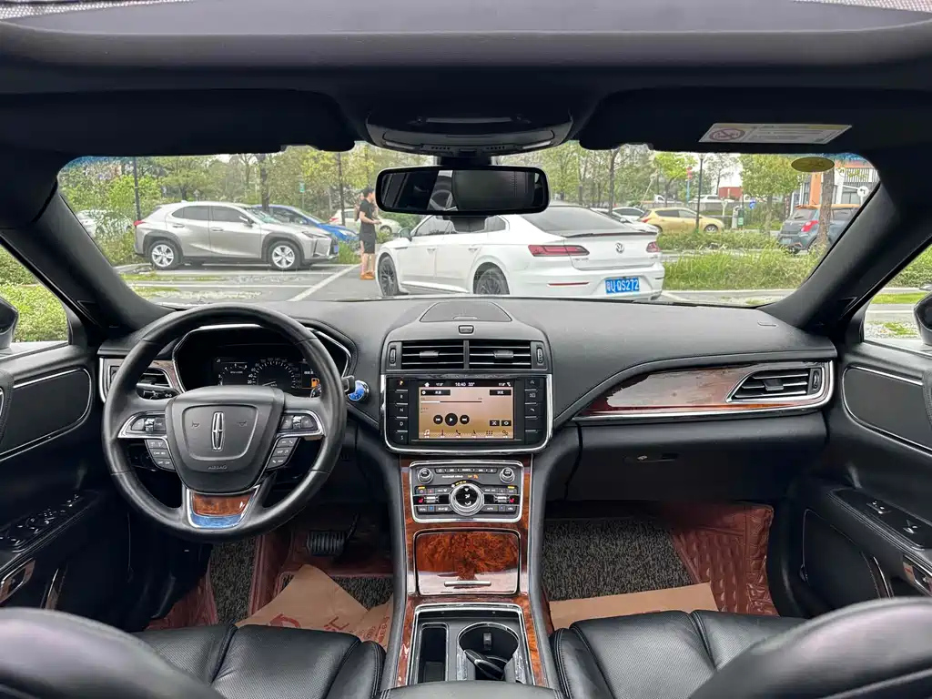 LINCOLN CONTINENTAL 2017