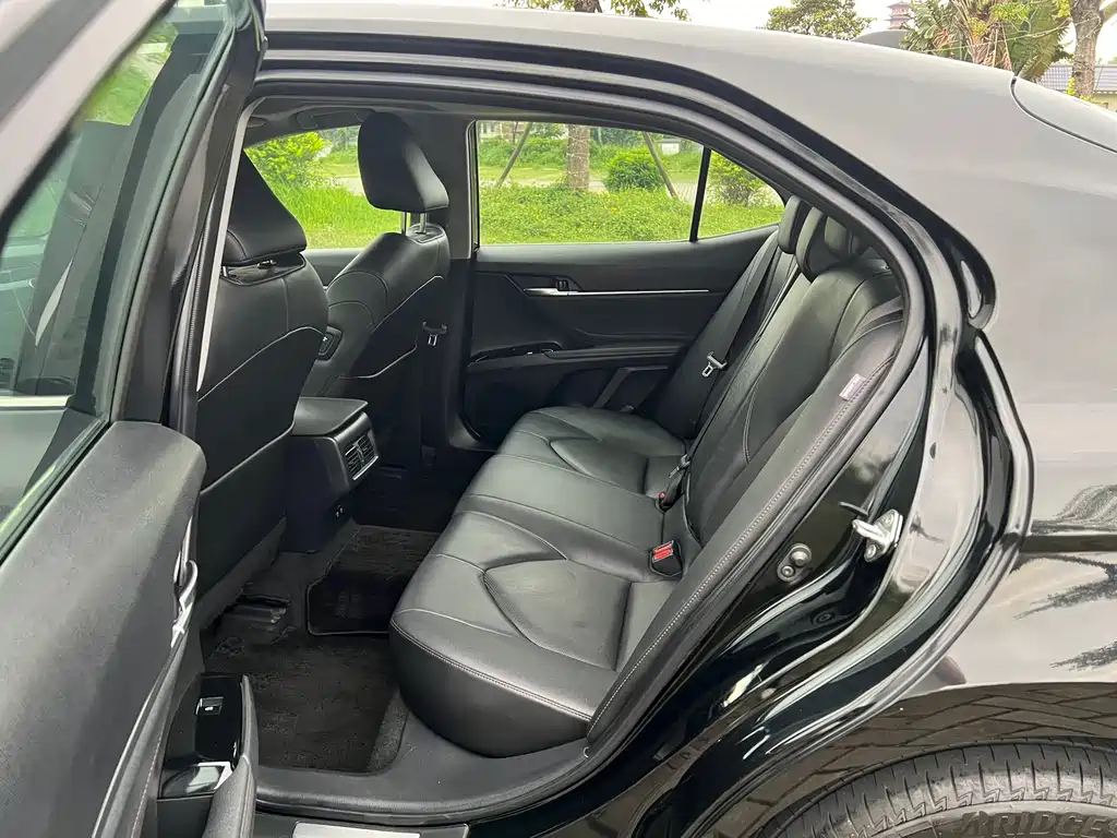TOYOTA CAMRY 2019