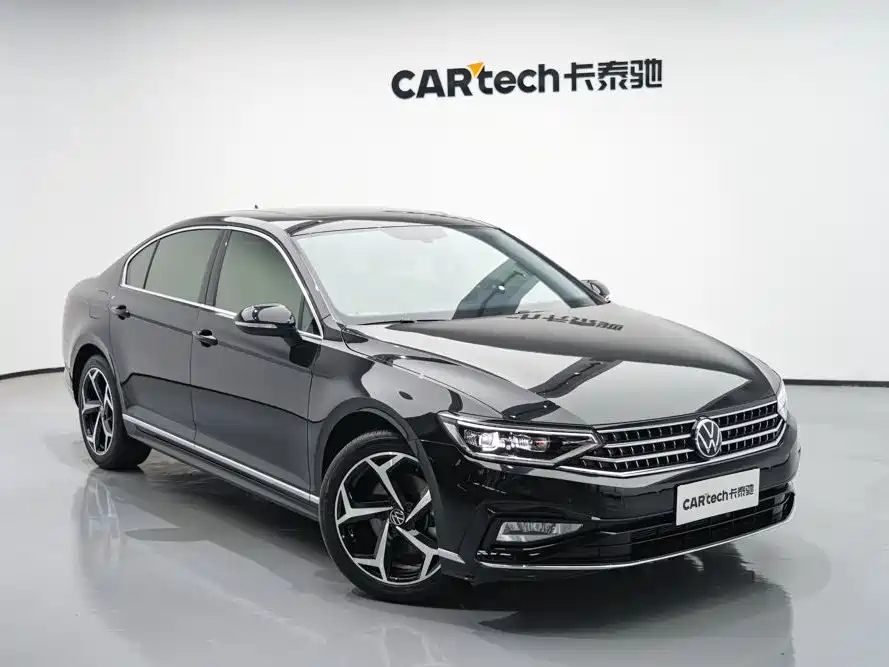 VOLKSWAGEN MAGOTAN 2023
