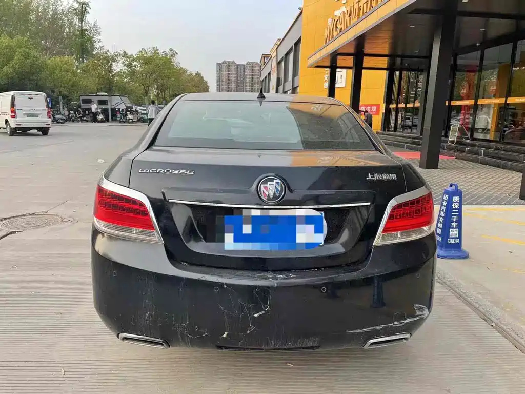 BUICK LACROSSE 2011