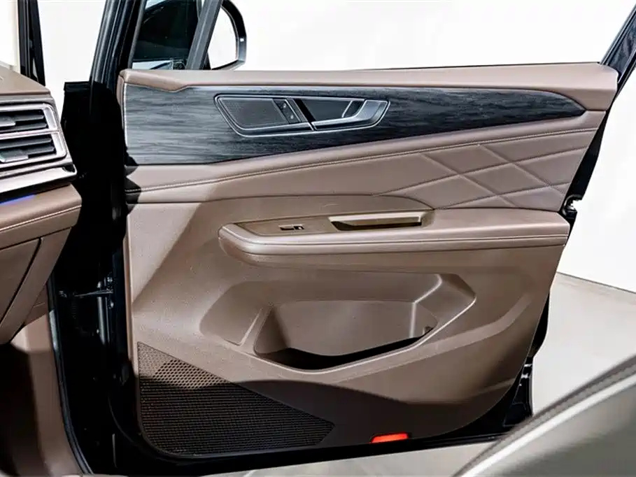 VOLKSWAGEN VILORAN 2024