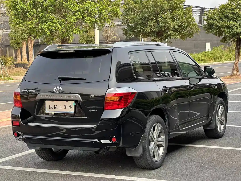 TOYOTA HIGHLANDER 2010