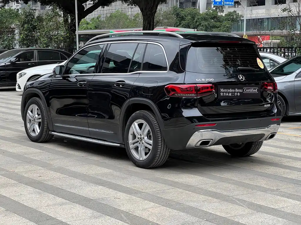 MERCEDES BENZ GLB 2023