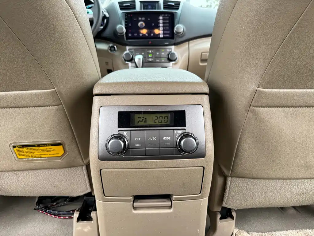 TOYOTA HIGHLANDER 2014