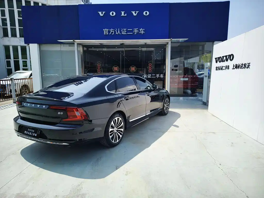 VOLVO S90 2022
