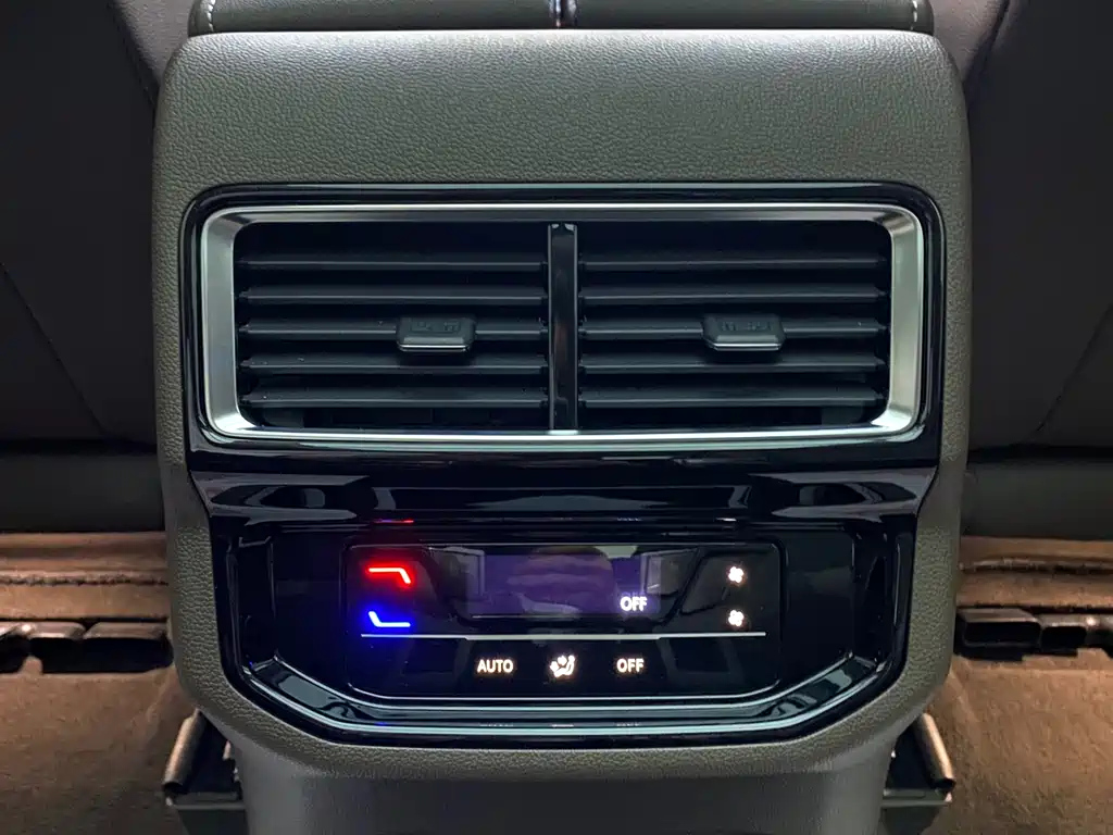 VOLKSWAGEN VILORAN 2023