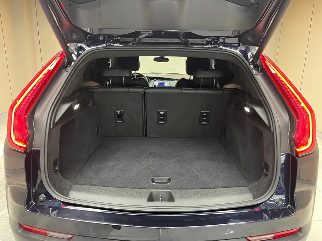 CADILLAC XT4 2021