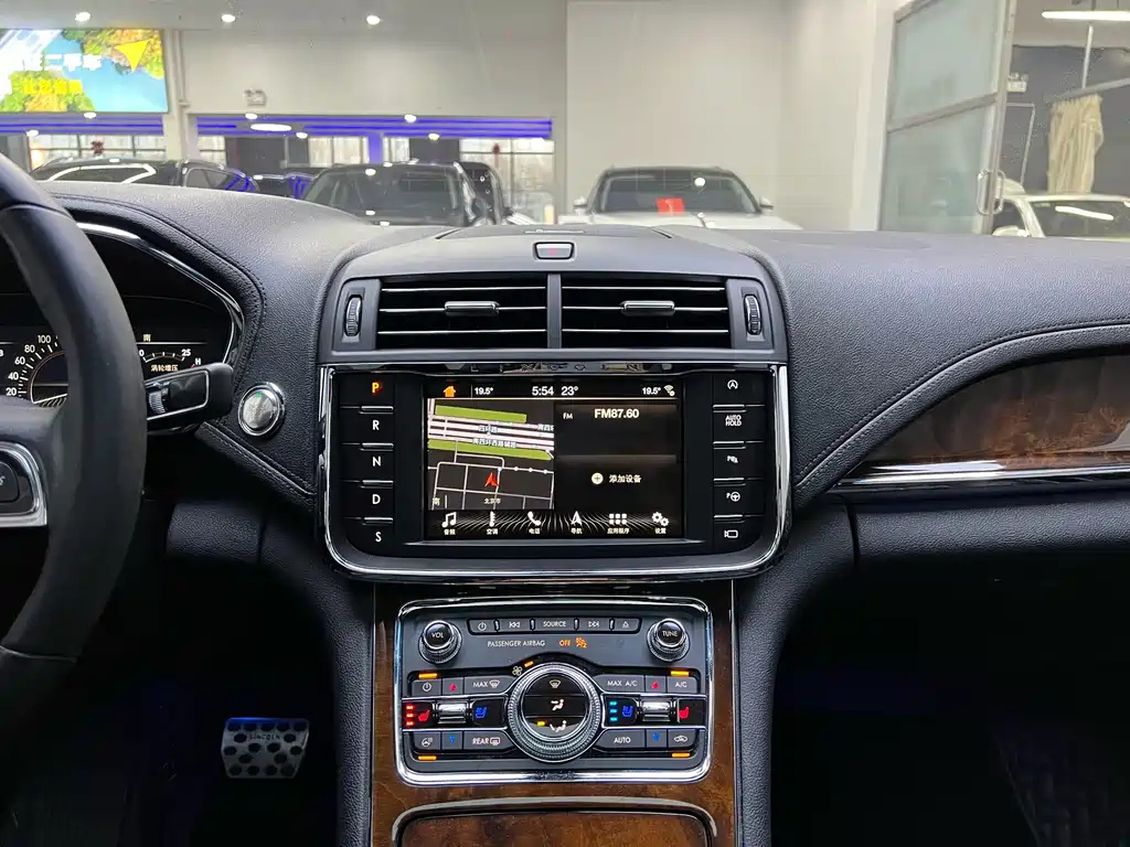 LINCOLN CONTINENTAL 2019