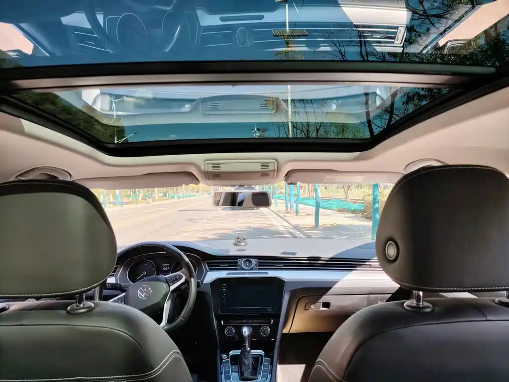 VOLKSWAGEN MAGOTAN 2021