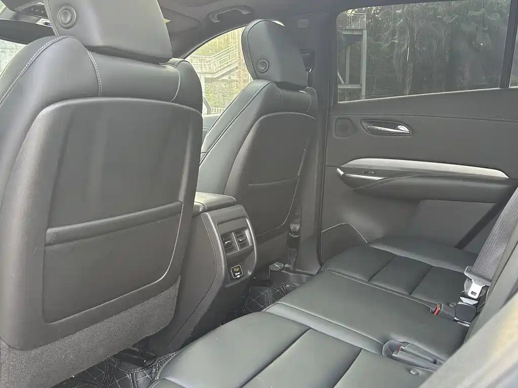 CADILLAC XT4 2021