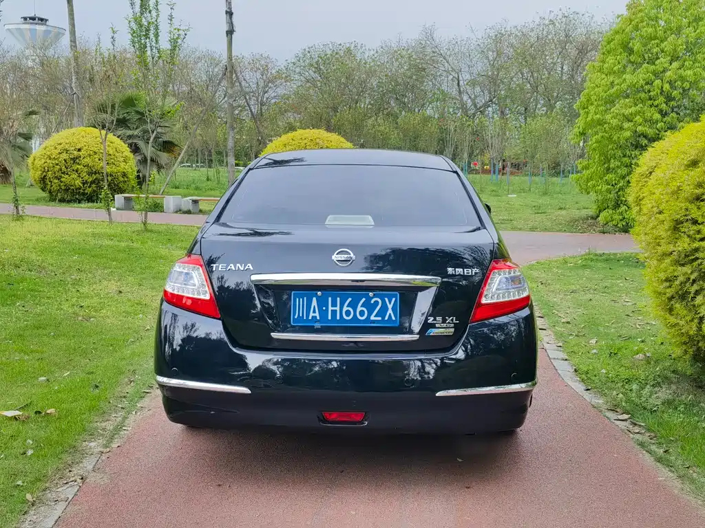 NISSAN TEANA 2011