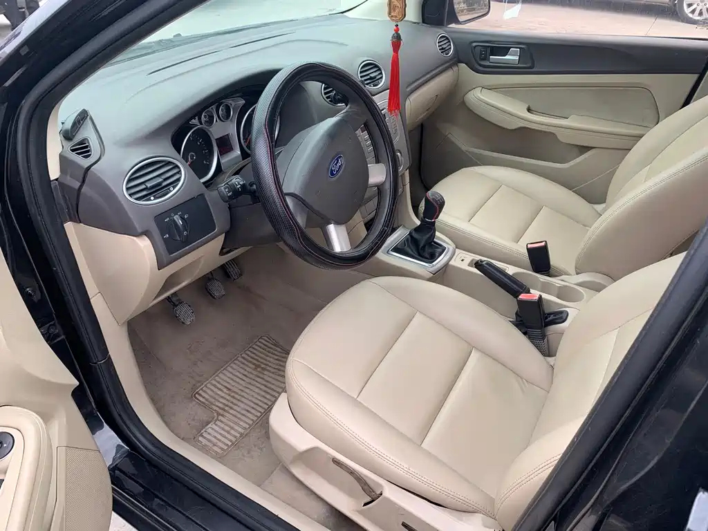 FORD FOCUS 2011