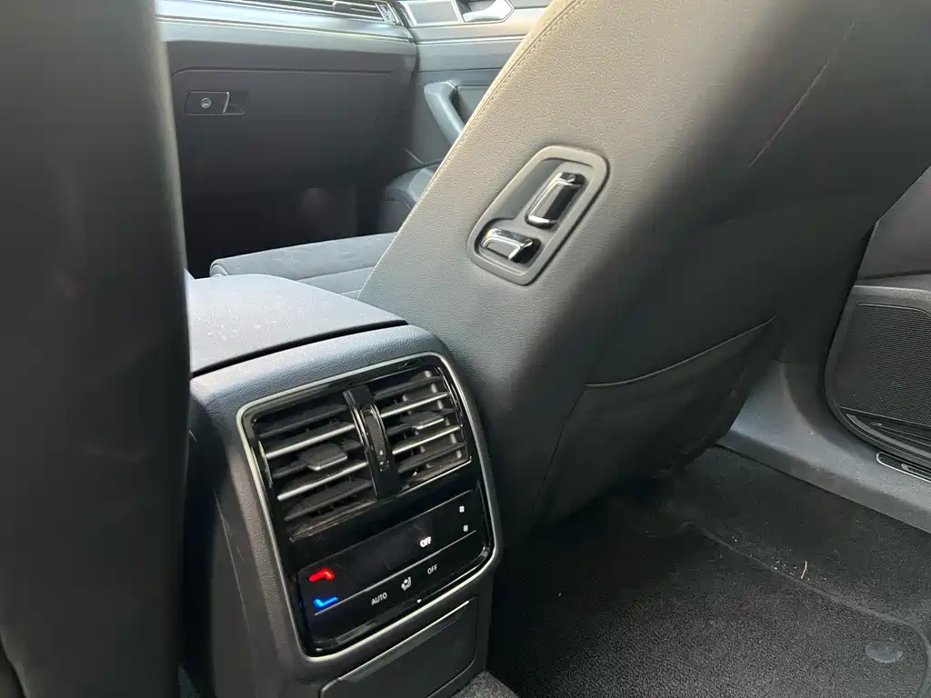 VOLKSWAGEN MAGOTAN 2022