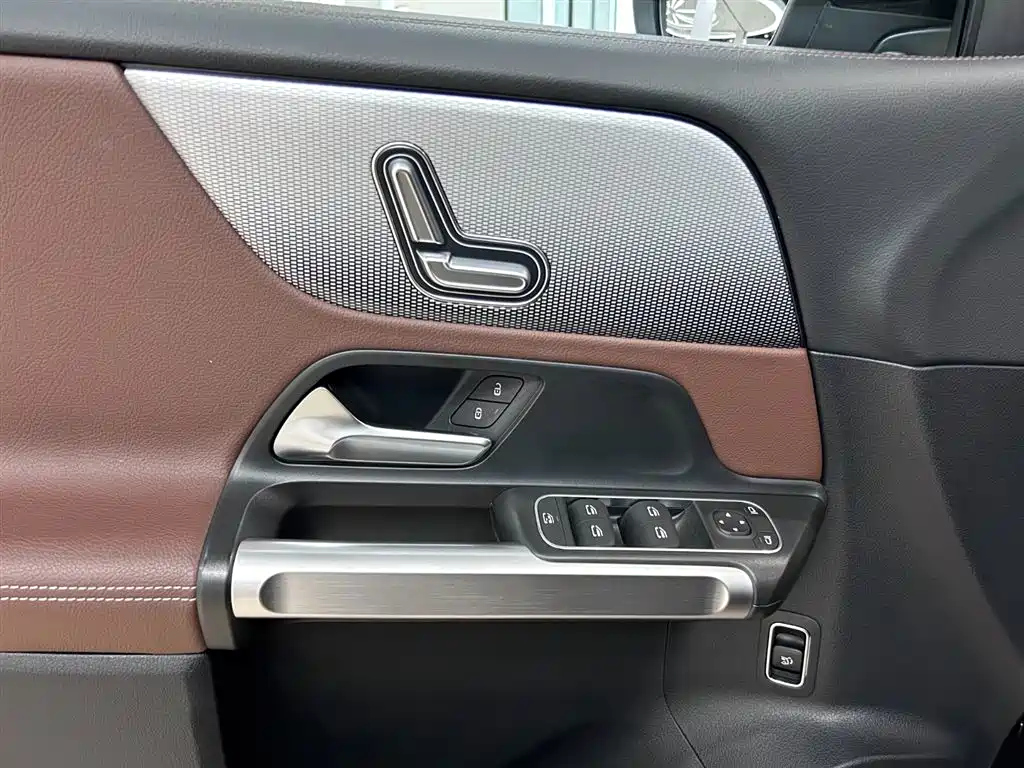 MERCEDES BENZ GLB 2022
