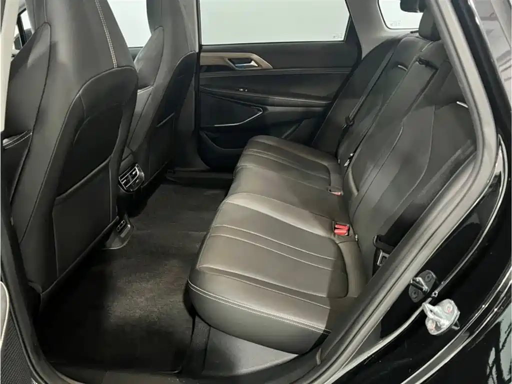 XPENG MOTORS P5 2023