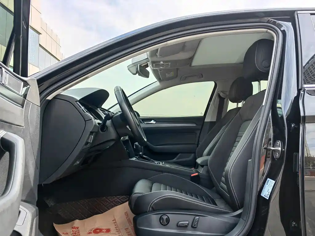 VOLKSWAGEN MAGOTAN 2021