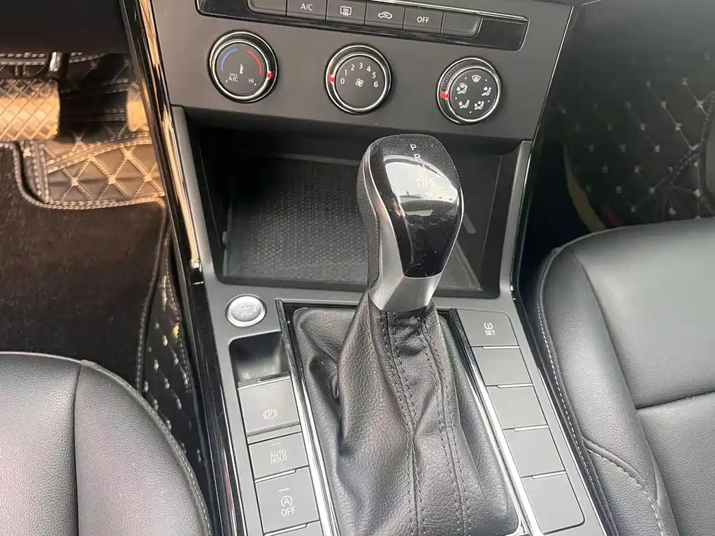 VOLKSWAGEN PASSAT 2021