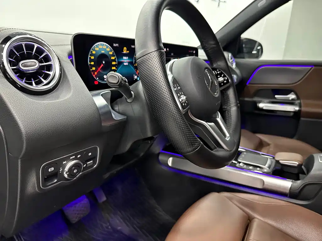 MERCEDES BENZ GLB 2020