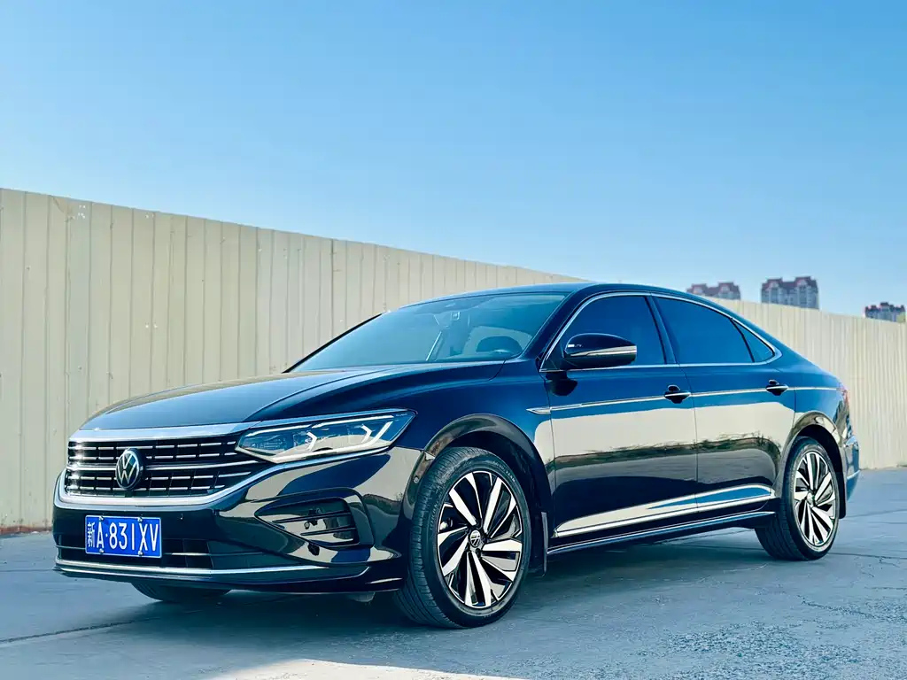 VOLKSWAGEN PASSAT 2022